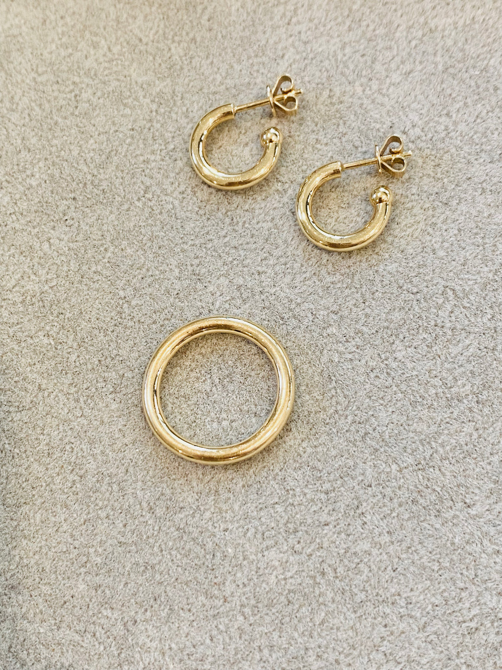 18K Gold 3/4 Hoops
